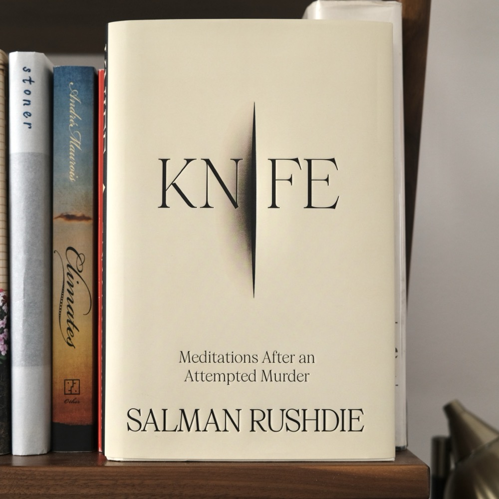 A photo of the cover of the book Knife by Salman Rushdie